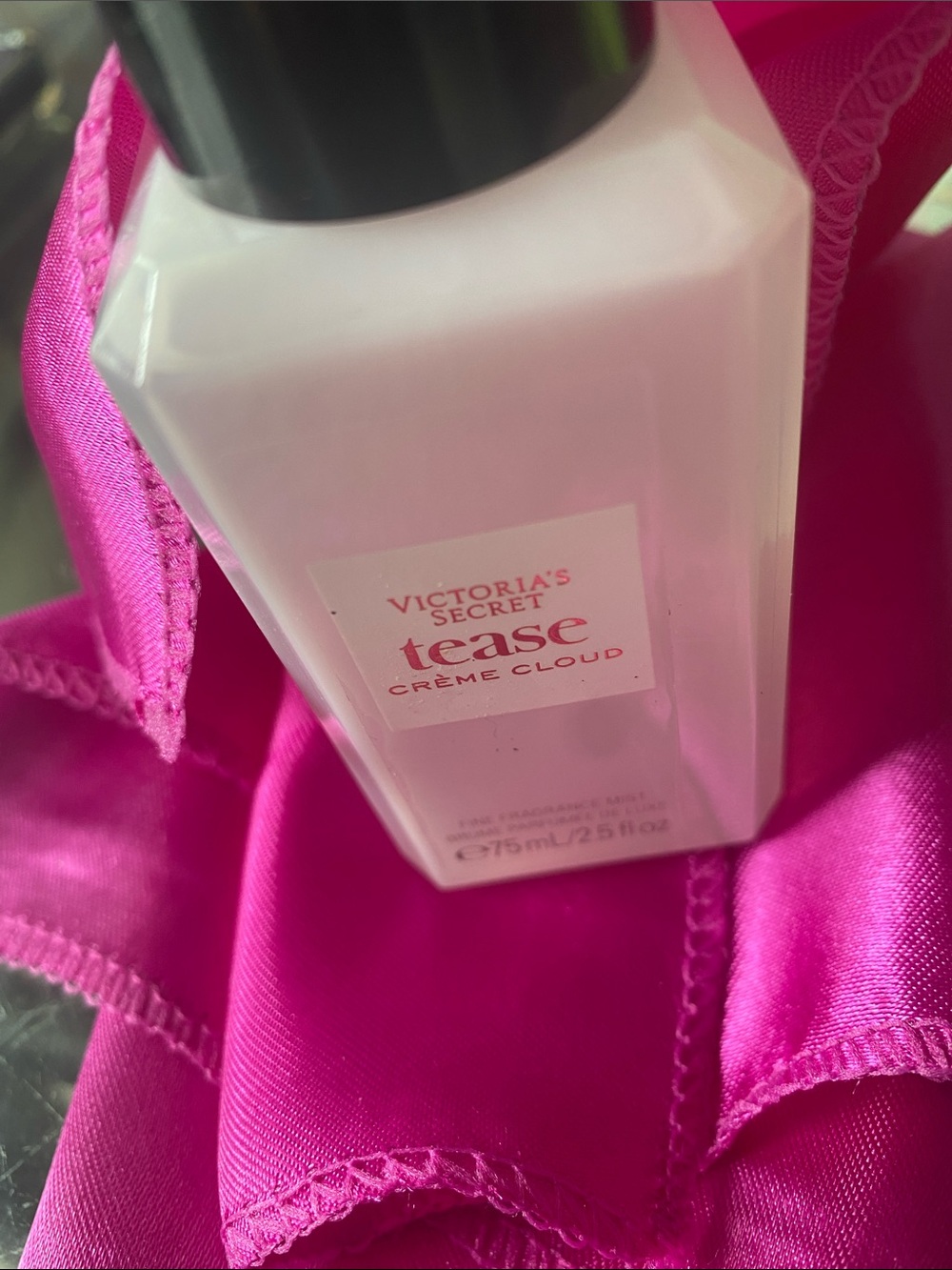 Victoria's Secret Tease Crème Cloud Lotion - White & Hot Pink